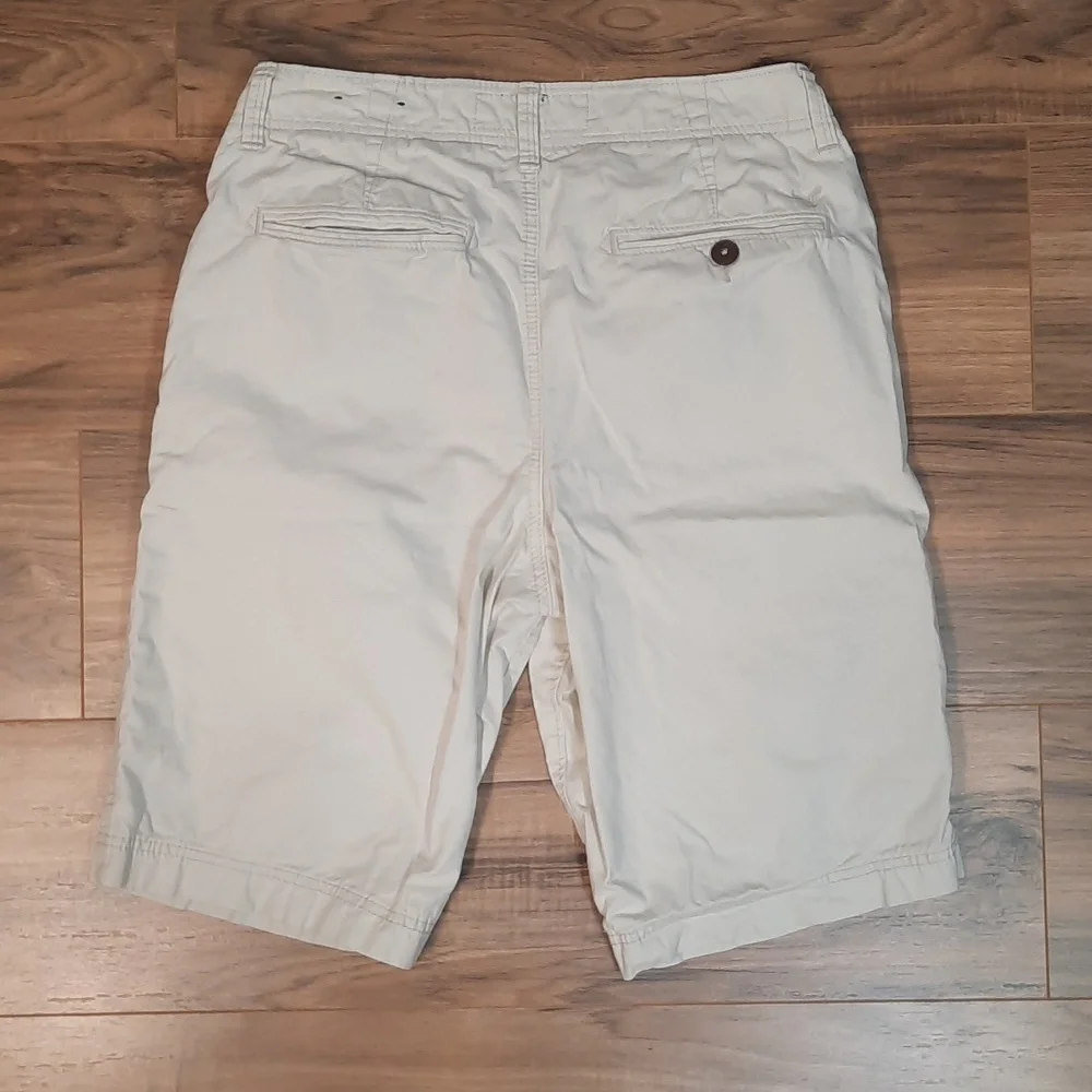 American Eagle Longer Length Flat Front Cream Khaki Shorts Size 30 - Picture 5 of 5